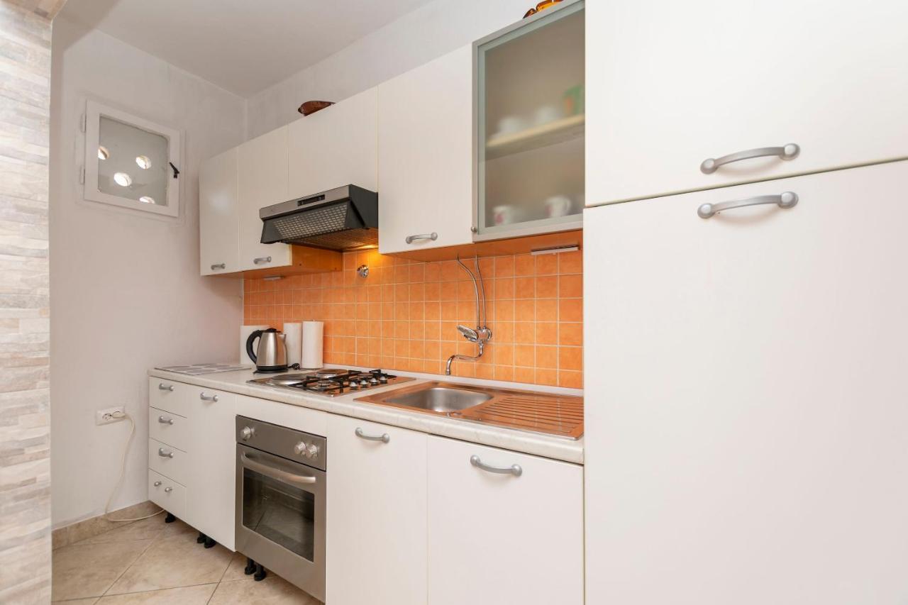 Apartments Milica Kaštela Exterior foto